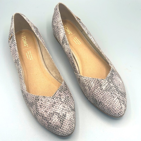 Toms Shoes Toms 95 Julie Cobblestone Snake Flats Poshmark
